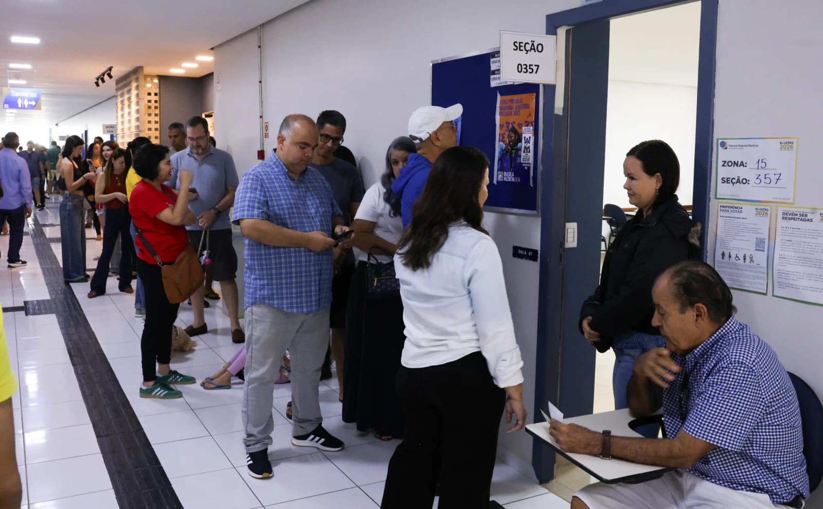 ‘Voto na esquerda porque preenche meus sonhos em relação ao país’, diz eleitora no DF
