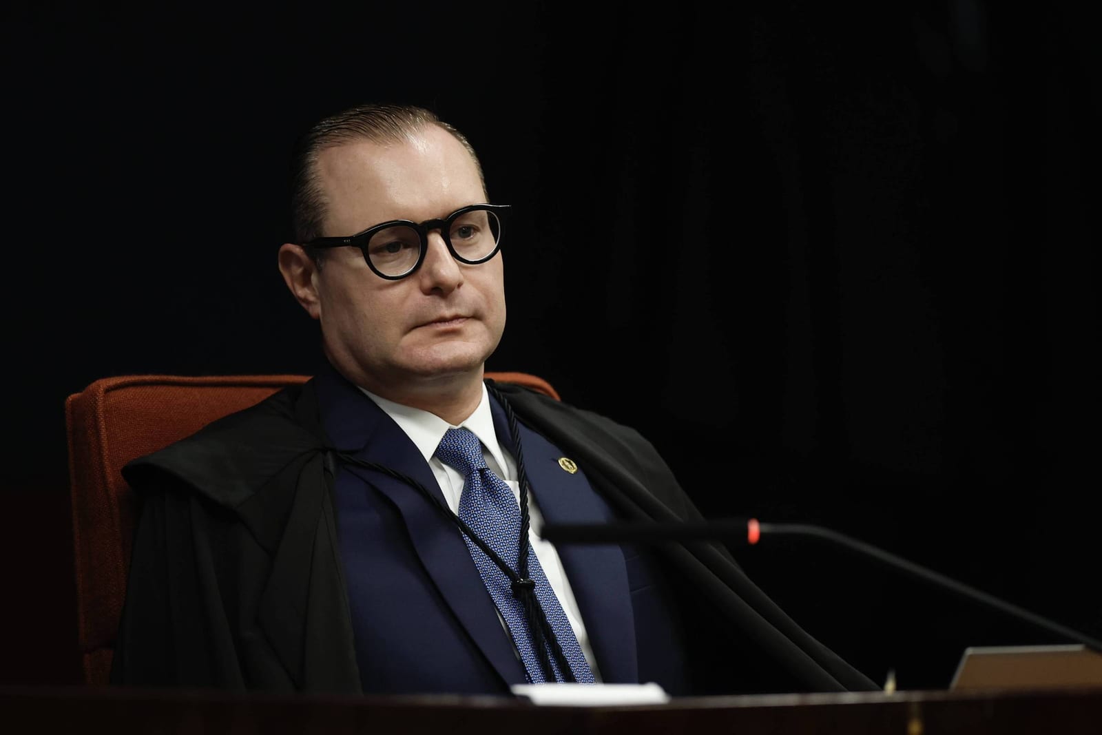 Zanin determina que votação seja estendida só em urnas ainda abertas e contagem de votos em seções já fechadas
