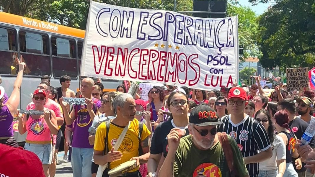 Apoiadores de Lula vão às ruas em São José a duas semanas do 2º turno