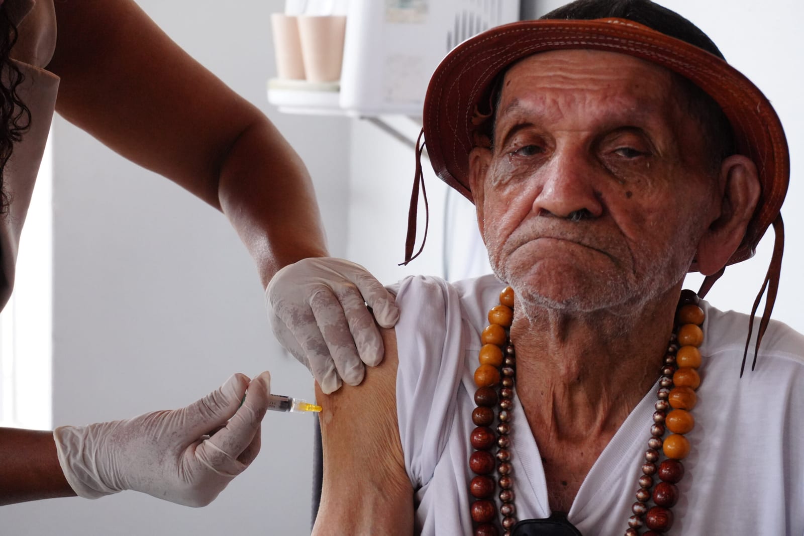 Prefeitura aplica Pneumo 20 a idosos da Casa do Idoso Sagrado Coração