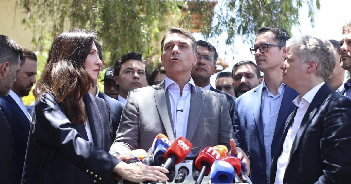 Novo fecha apoio a Flávio Bolsonaro e amplia frente contra o PT