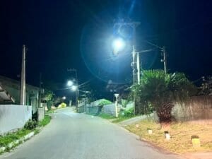 Laguna, no Sul de SC, instala 3 mil luminárias de LED e quer modernizar toda a rede até 2028