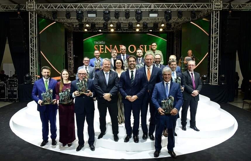 Troféu Senar O Sul homenageia 12 lideranças em Porto Alegre