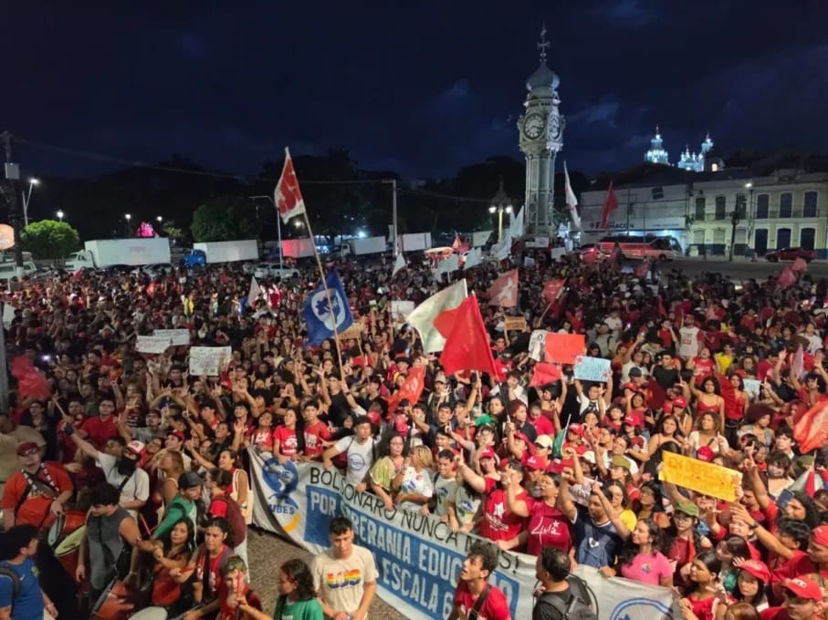 Estudantes realizam manifestações em apoio a Lula em oito estados brasileiros