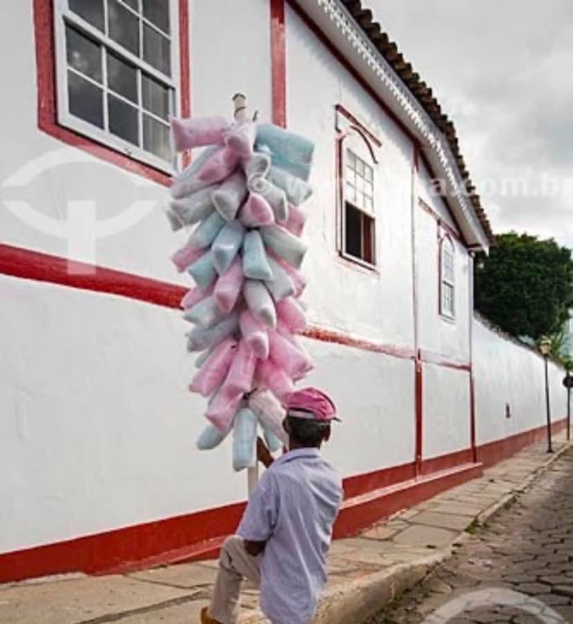 Justiça suspende proibição da Prefeitura de Pirenópolis contra comércio de artesãos de rua