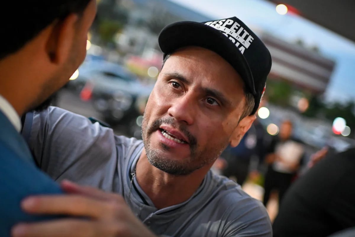 Por apoio na ALMG e revisão de dívida, Cleitinho cola em Flávio e no PL
