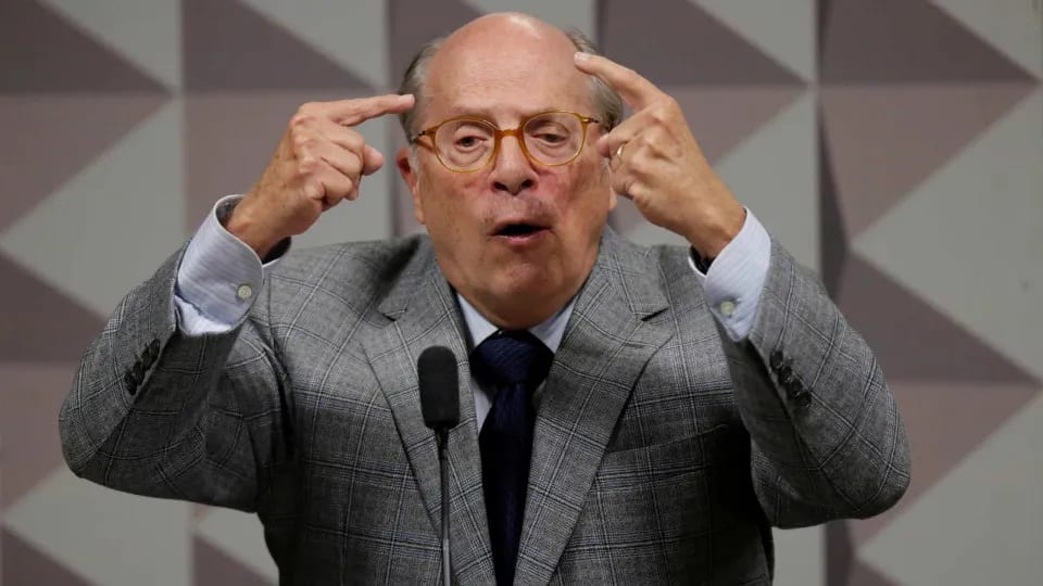 ‘Caminho do precipício’, diz autor de pedido de impeachment de Dilma ao criticar Flávio