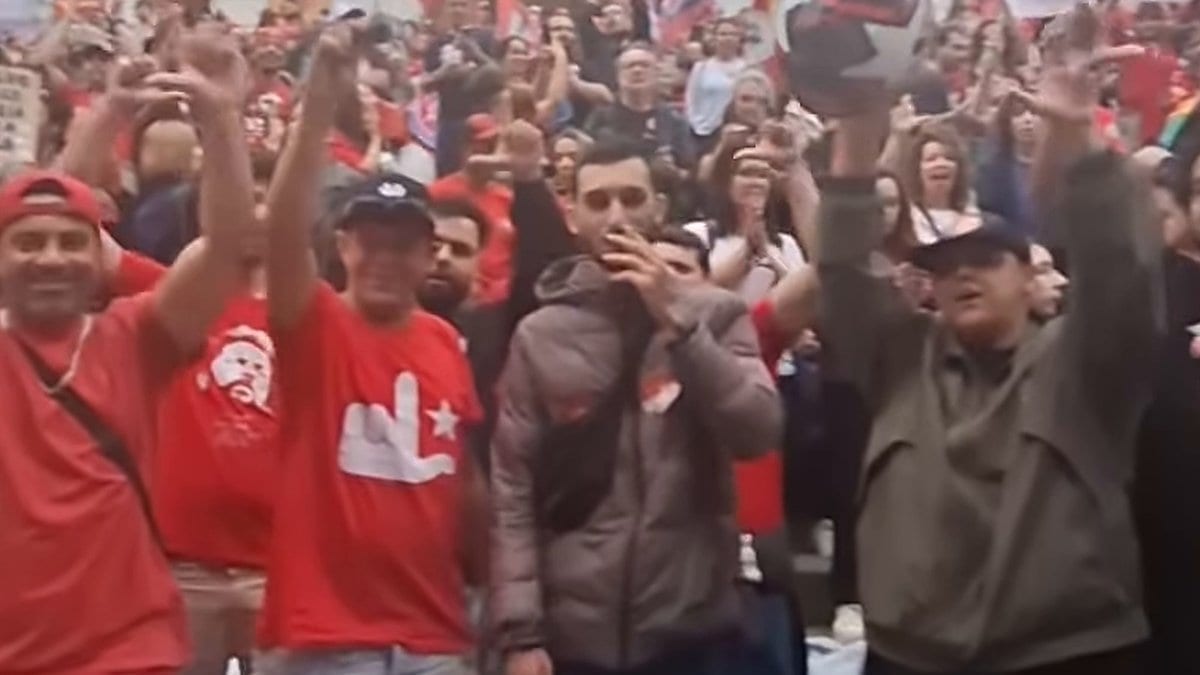 Motoboys gravam vídeo em ato pró-Lula e dizem que “os motoca tão na resistência também” em Florianópolis
