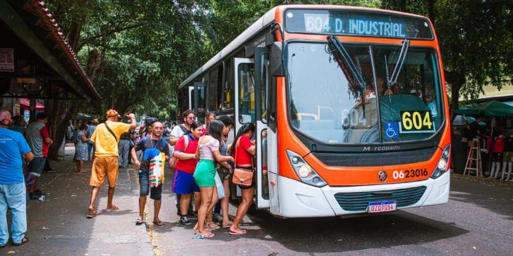 Transporte de eleitores: o que é permitido e o que dá crime