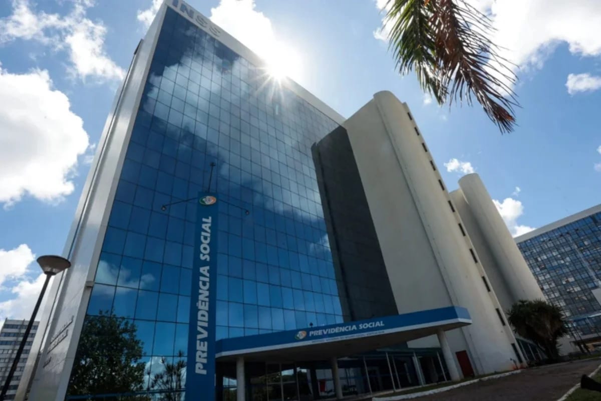 Fila do INSS cai 59% em agosto; estoque chega a 1,28 milhão