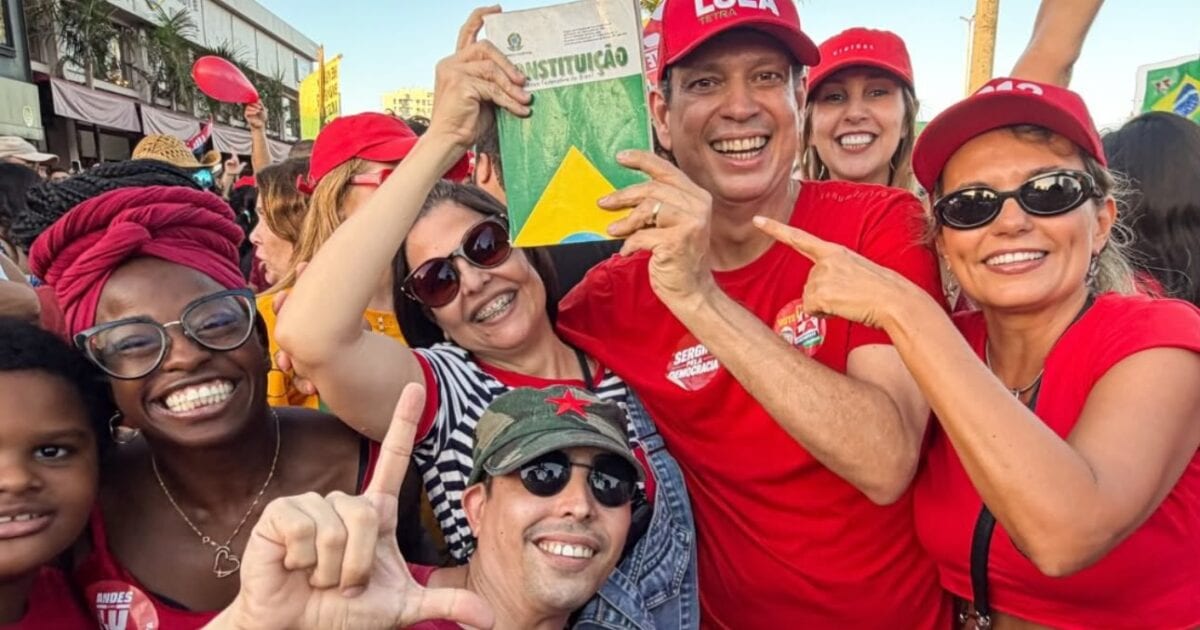 Márcio Macêdo participa de carreata em apoio a Lula que termina em ato cultural na Cinelândia