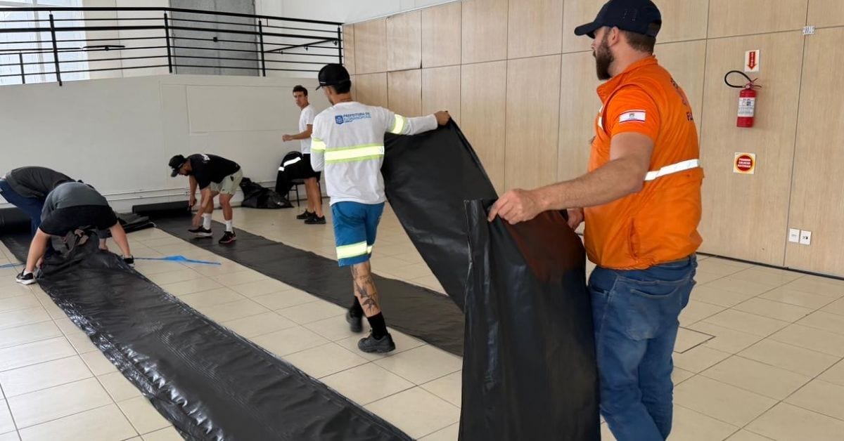 ATUALIZAÇÃO: Prefeitura de Florianópolis muda pontos de entrega de lonas; veja onde retirar
