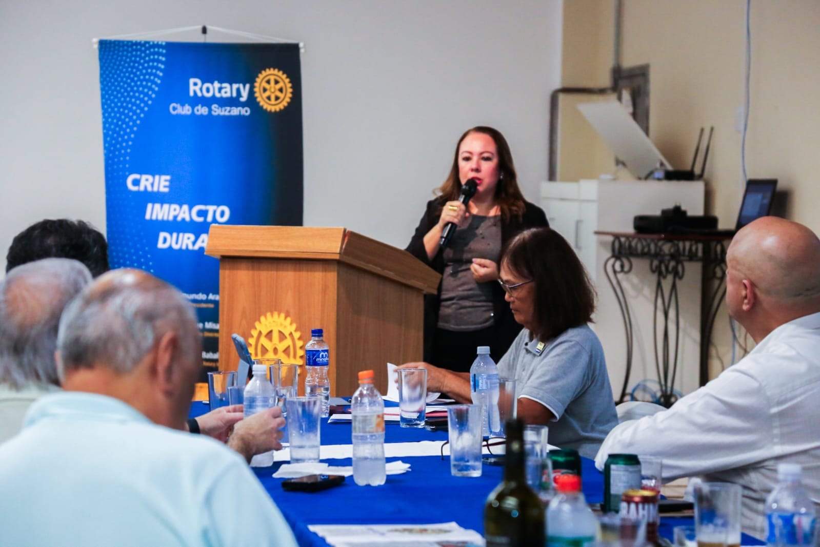 Secretária de Educação destaca trabalho para Primeira Infância de Suzano em reunião no Rotary; mas e os resultados negat