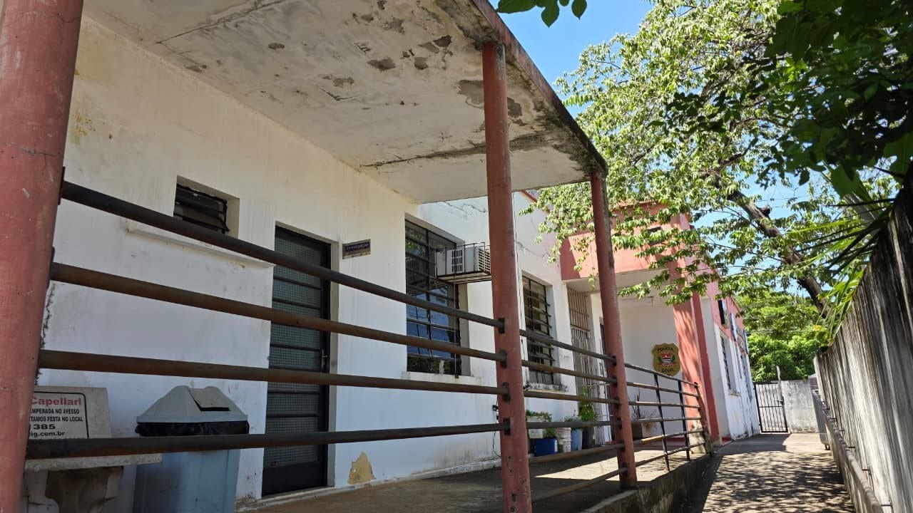 Delegacia de São Pedro funciona em prédio interditado com risco de queda