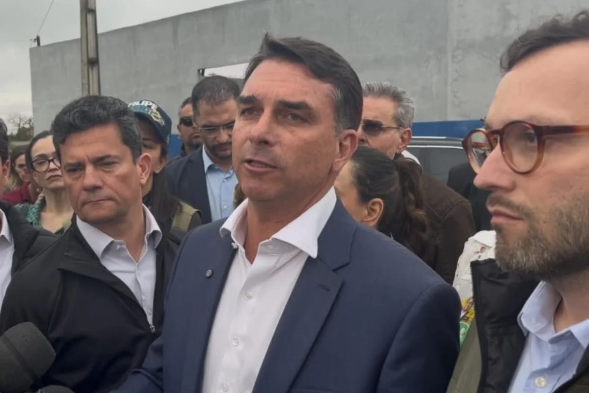 Flávio Bolsonaro chega a Juiz de Fora para motociata nesta quarta (9/9)