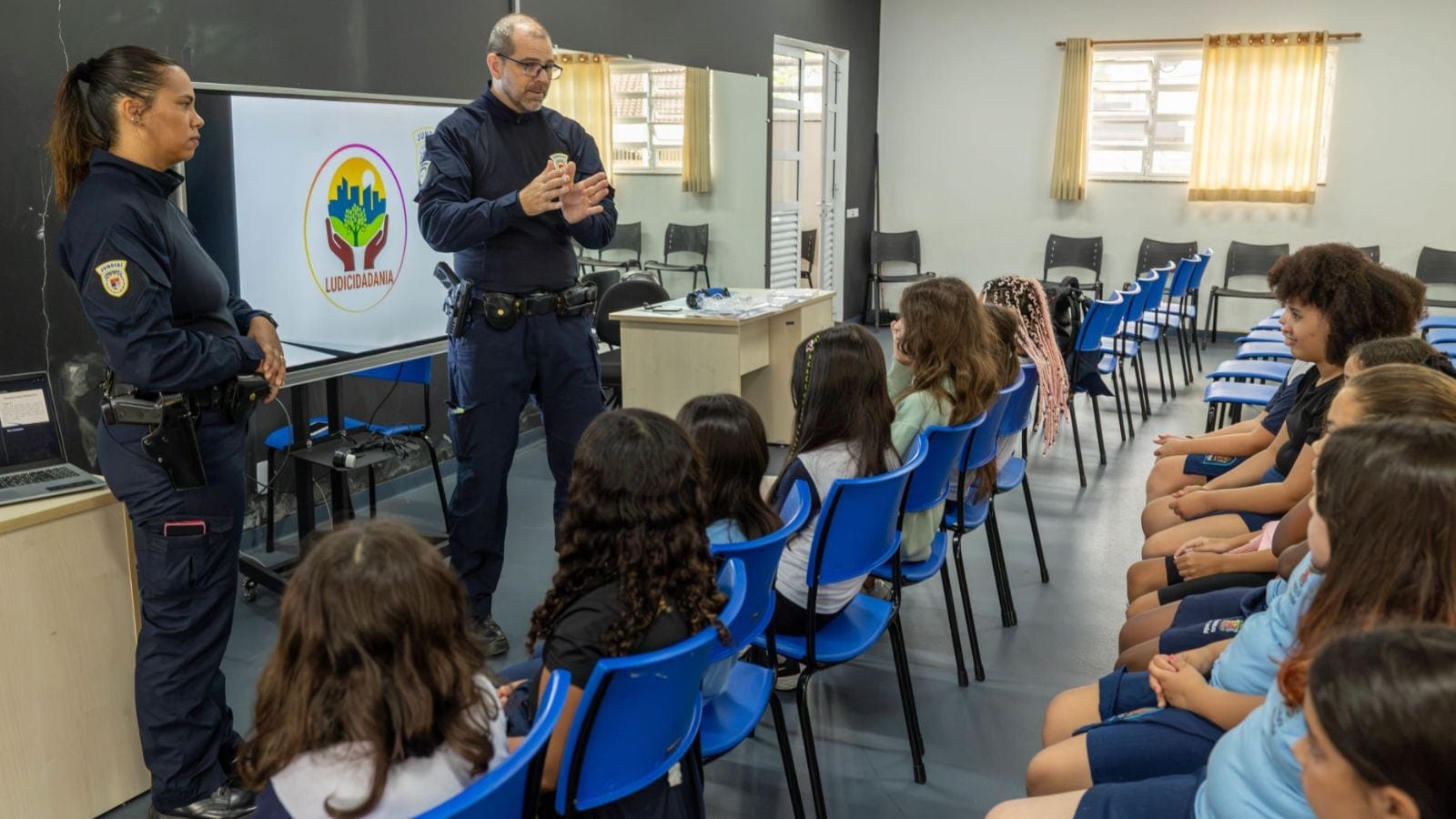 Alunos de Jundiaí aprendem sobre dívidas, consumo e riscos de apostas on-line