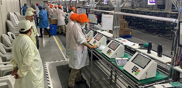 Empresas que fabricaram urnas eletrônicas nas últimas três décadas
