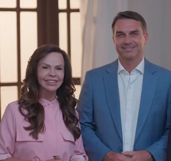 Flávio Bolsonaro declara apoio a Dorinha ao lado de Eduardo Gomes e agradece votos no Tocantins