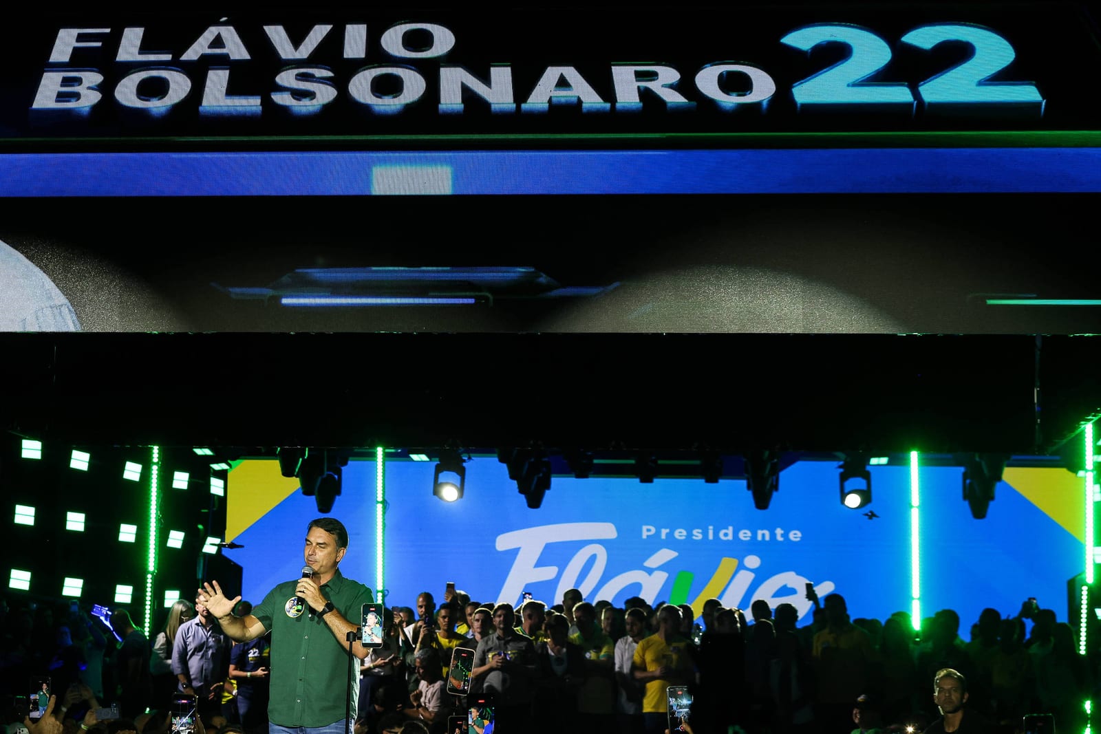 Contagem regressiva abre ato de Flávio em Guarulhos