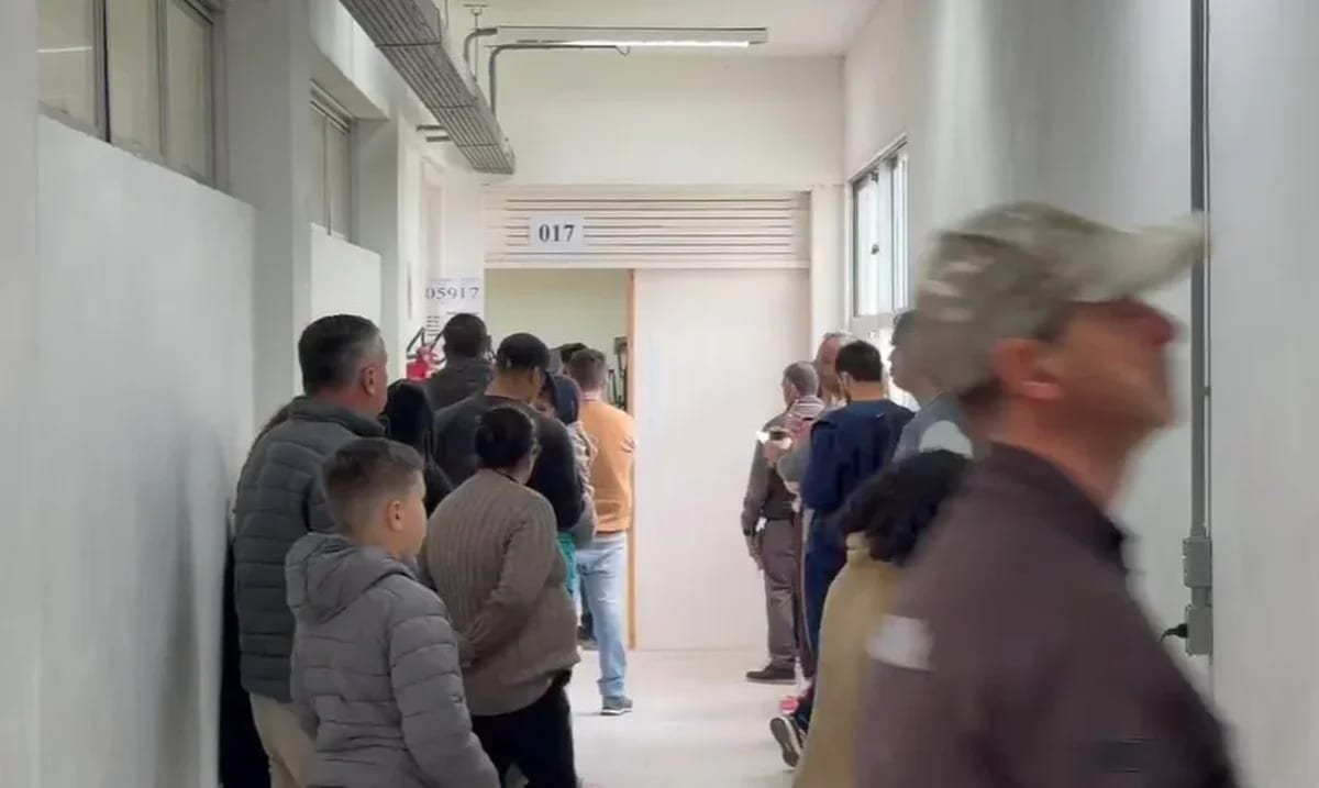 Mudança de local e faltas de mesários preocupam eleitores de Rio Grande