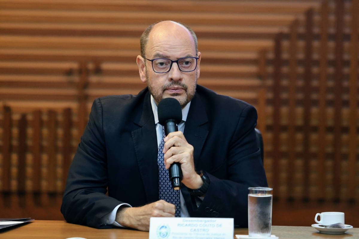 Ricardo Couto extingue 1.050 cargos comissionados vagos em SP