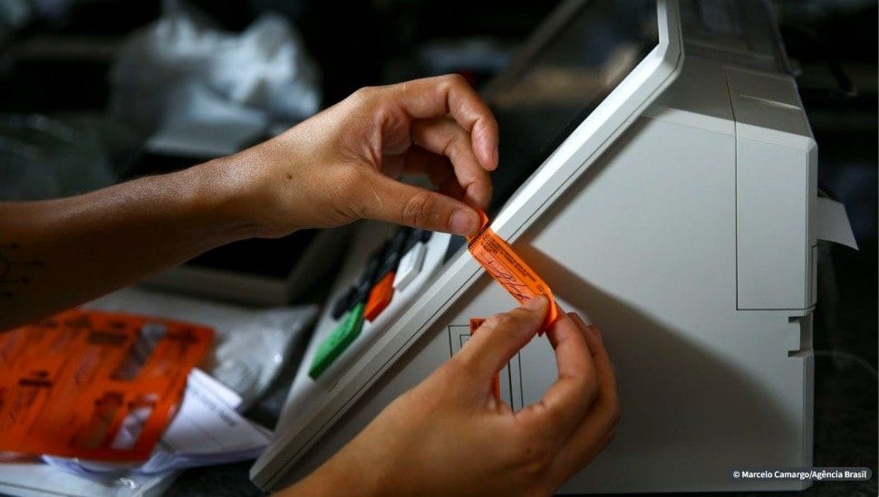 Urnas eletrônicas chegam às seções neste sábado para o primeiro turno