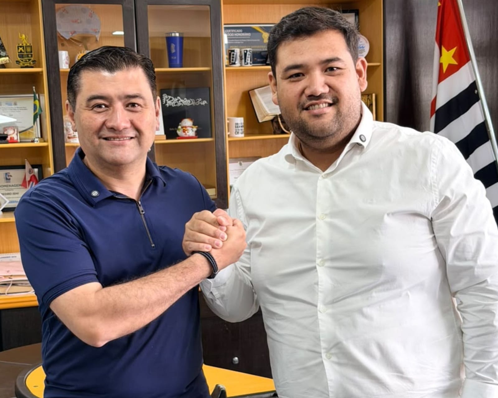 Prefeito de Suzano recebe visita do deputado estadual eleito Rodrigo Ashiuchi