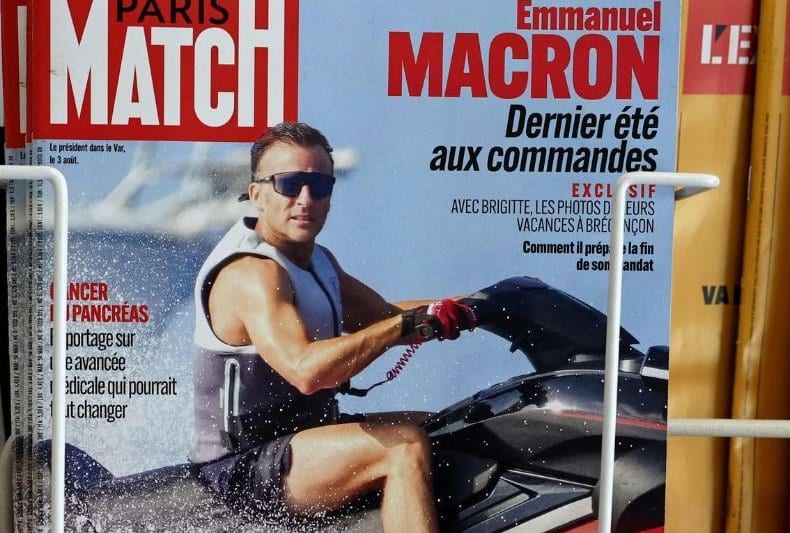 Fotos de Macron de jet‑ski em Brégançon geram críticas durante onda de calor