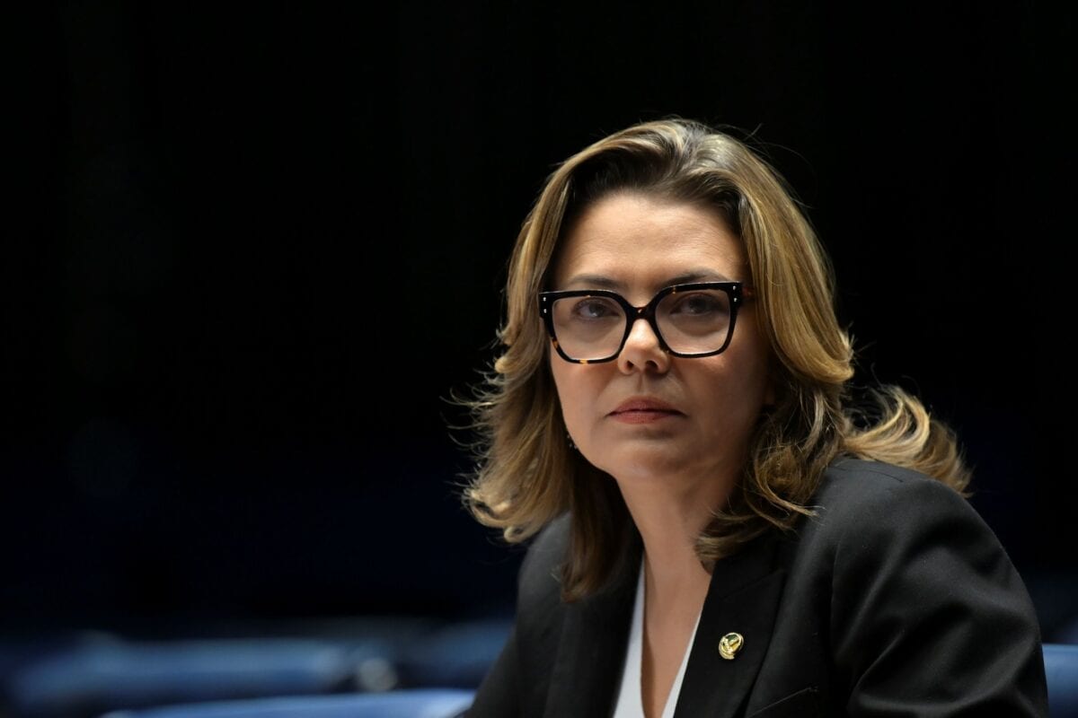 Leila do Vôlei pede licença do Senado após derrota nas eleições