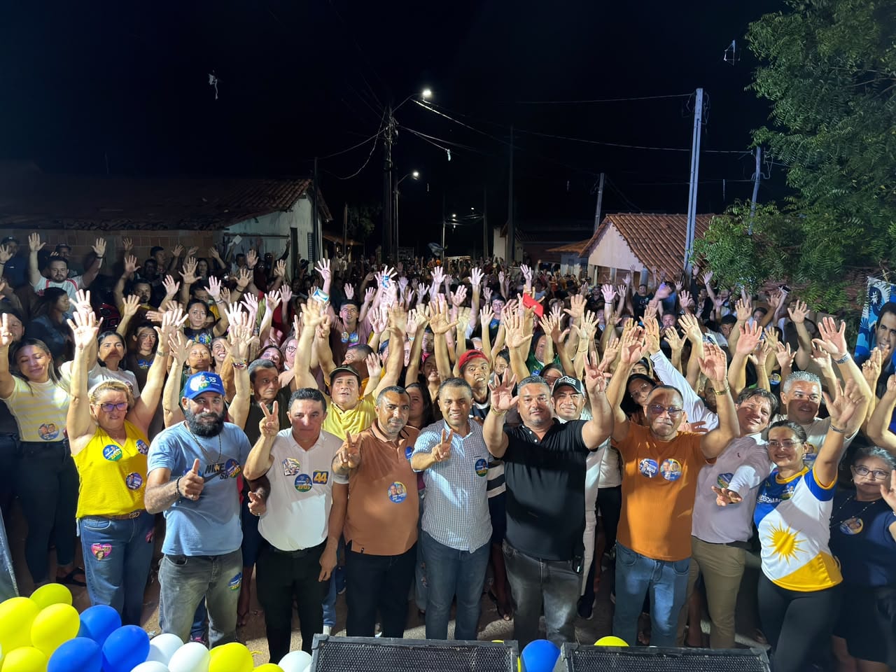 Itaguatins: multidão nas ruas em apoio à reeleição de Moisemar Marinho