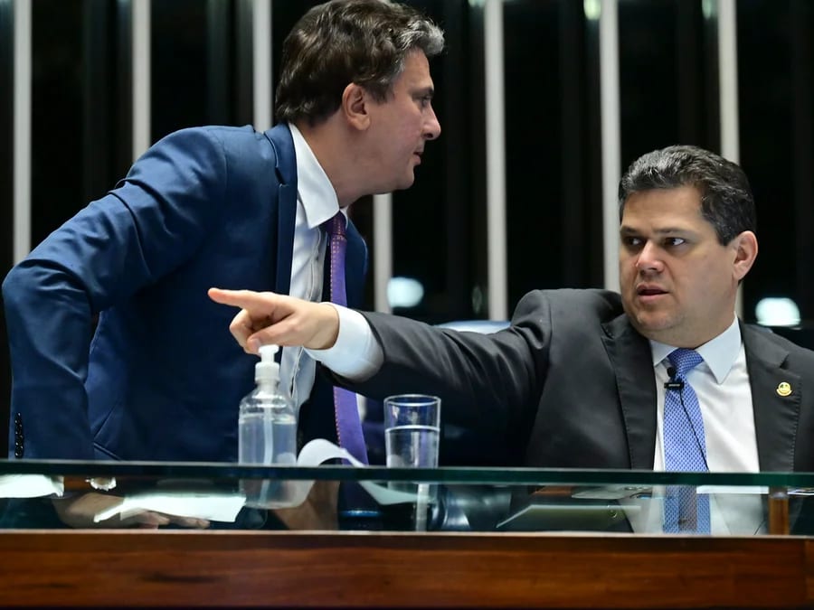 Senado aprova PEC do fim da escala 6×1