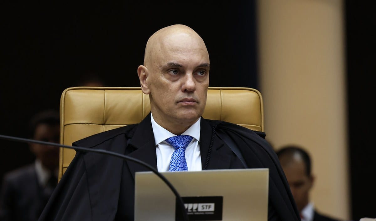 Moraes diz não haver pedido de investigação contra ele; argumento que usou já havia sido rejeitado por ele em 2019