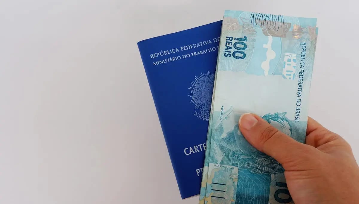 Salário mínimo deve chegar a R$ 1.741 em 2027, prevê governo