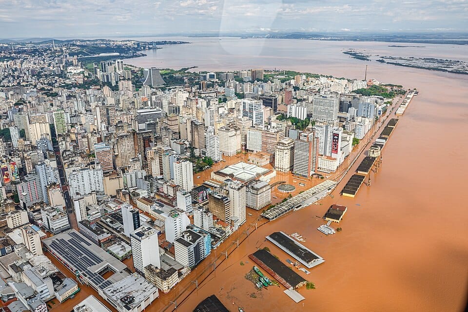 Presidente questiona governador do RS sobre verba parada para conter enchentes
