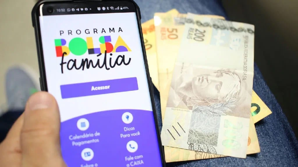 Governo mantém Bolsa Família em R$ 600 na proposta orçamentária para 2027