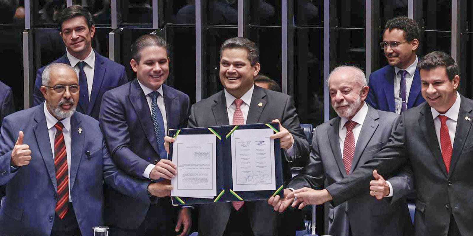 Congresso promulga emenda do fim da 6x1; escala 5x2 começa em 60 dias