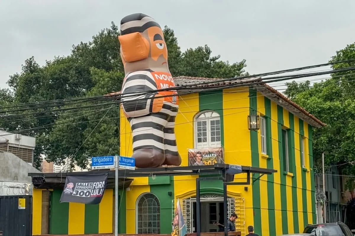 PT pede remoção do “Pixuleco” do comitê de Ricardo Salles em SP