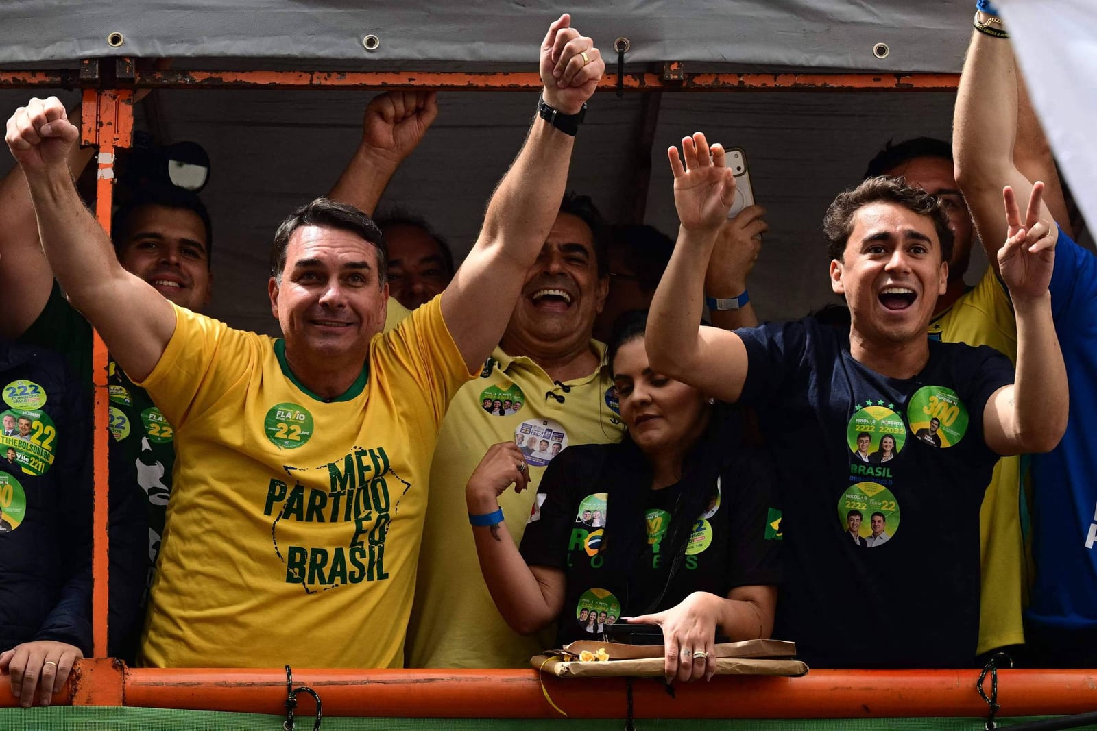 'Flaviômetro' mostra que metade dos apoiadores do candidato do PL se omitem no 2º turno