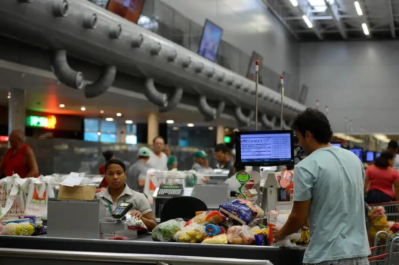 Setor produtivo de Goiás prevê aumento de preços com o fim da escala 6×1