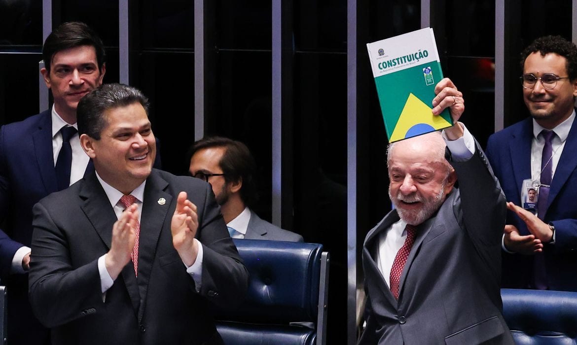 Lula defende fim da escala 6×1 e diz que descanso não quebra empresas