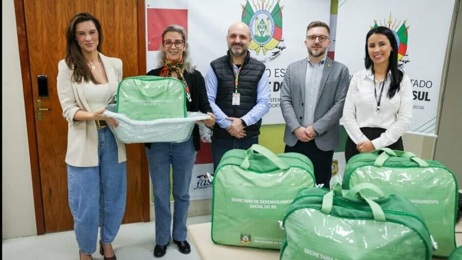 Pelo menos 114 kits de maternidade do Programa Mãe Gaúcha são entregues a mulheres privadas de liberdade no Rio Grande d