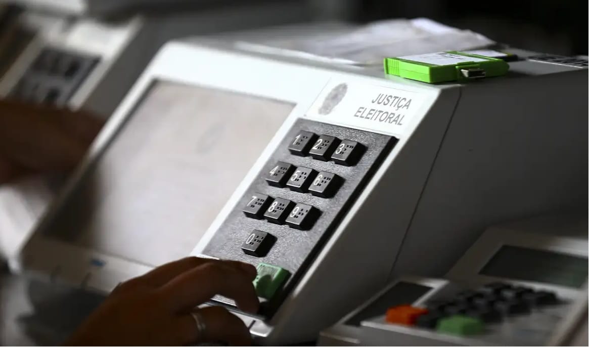 Cartórios já têm 457 urnas prontas para o primeiro turno, neste domingo (4)
