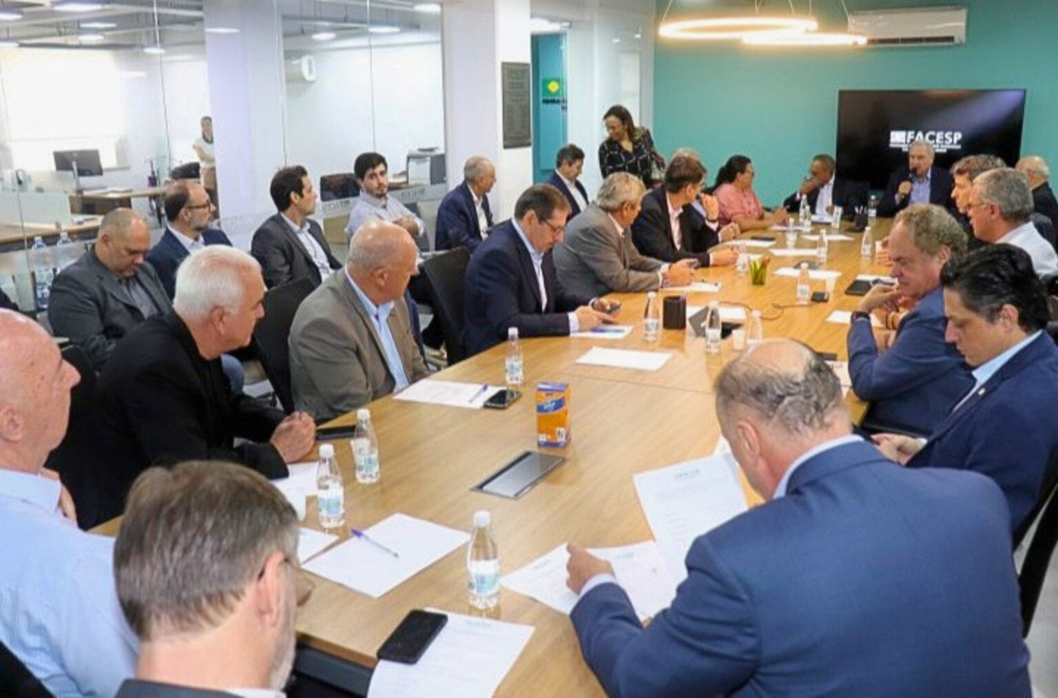 Presidente da Associação Comercial de Marília debate diretrizes e Reforma Tributária na Facesp