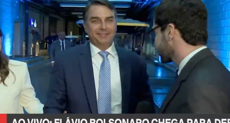 Flávio Bolsonaro destaca escolhas para o Brasil antes do debate presidencial