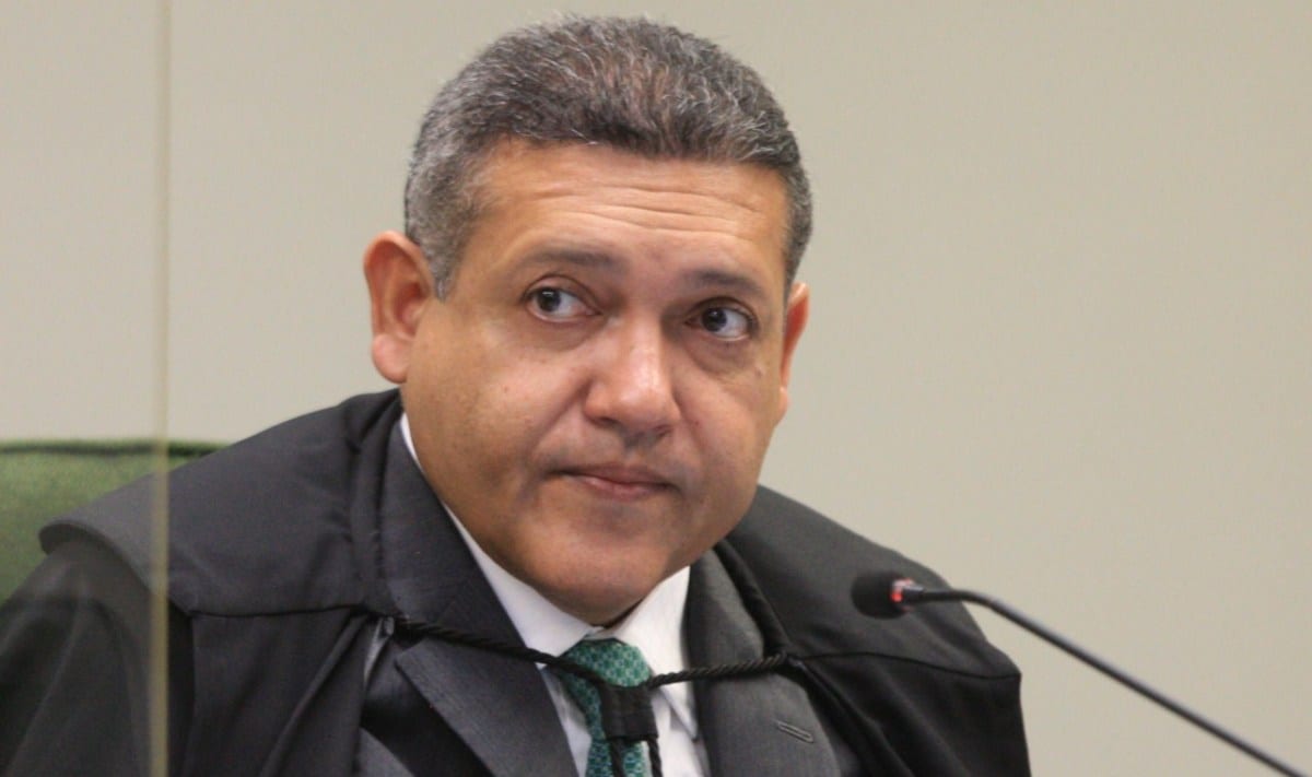 Após decisões conflitantes, Nunes Marques pede análise urgente sobre ‘Exército do Lula’