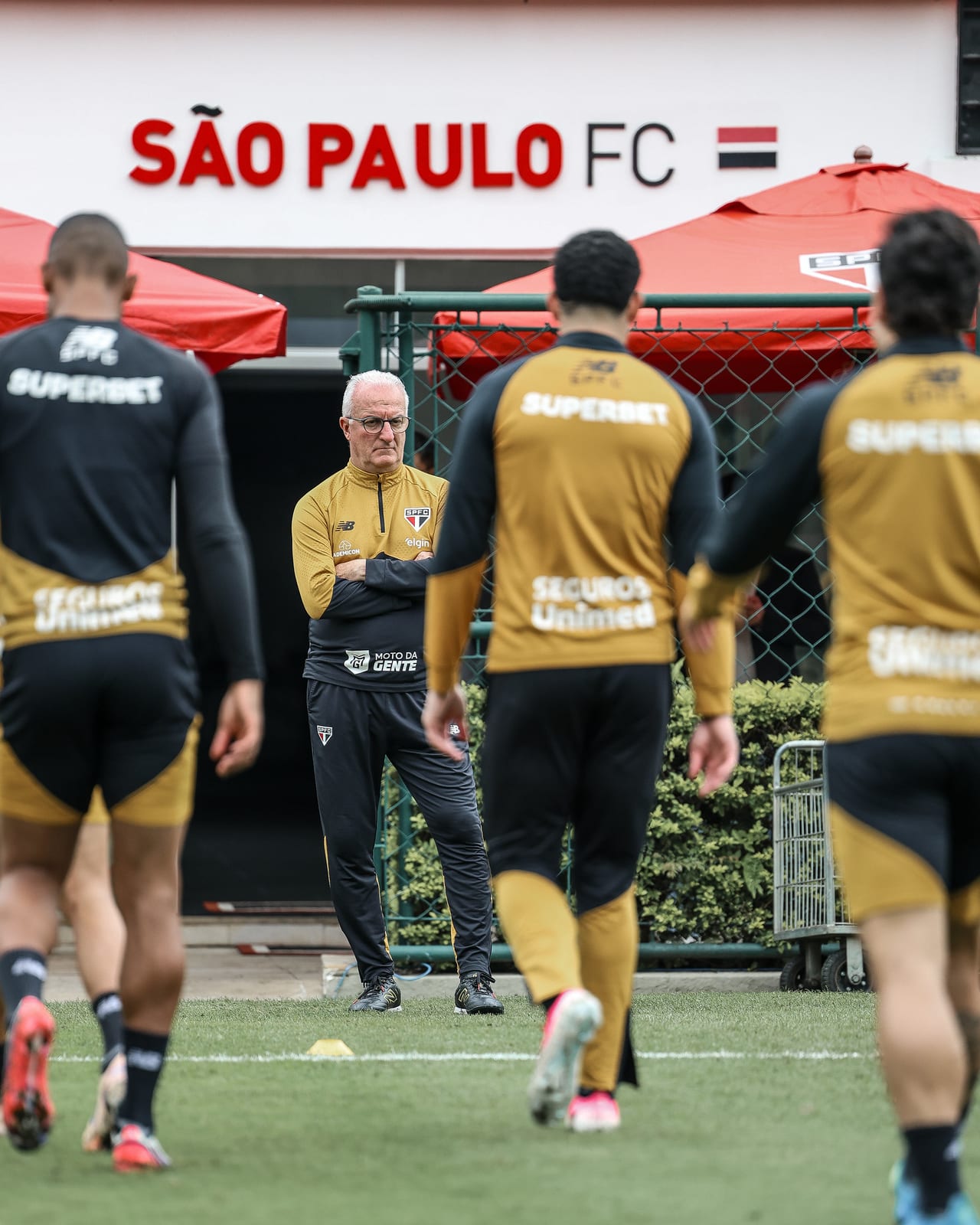 Enxugamento total do futebol do São Paulo para 2027 é promessa de MPG
