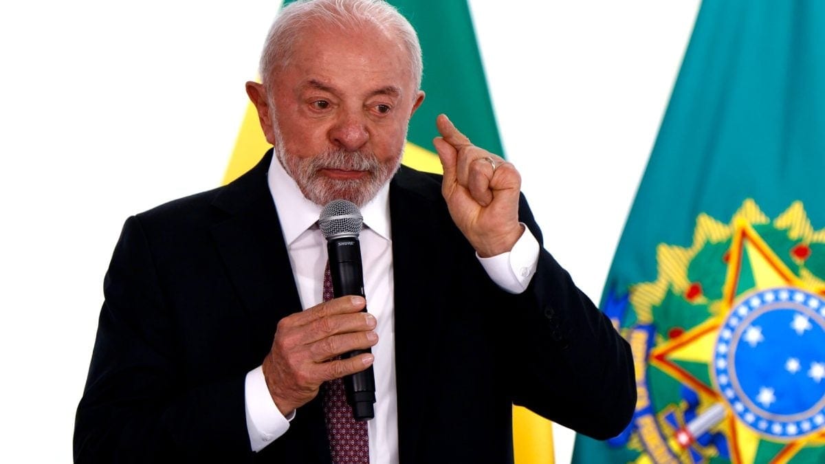 Lula é desaprovado por 49% e aprovado por 46%, diz pesquisa
