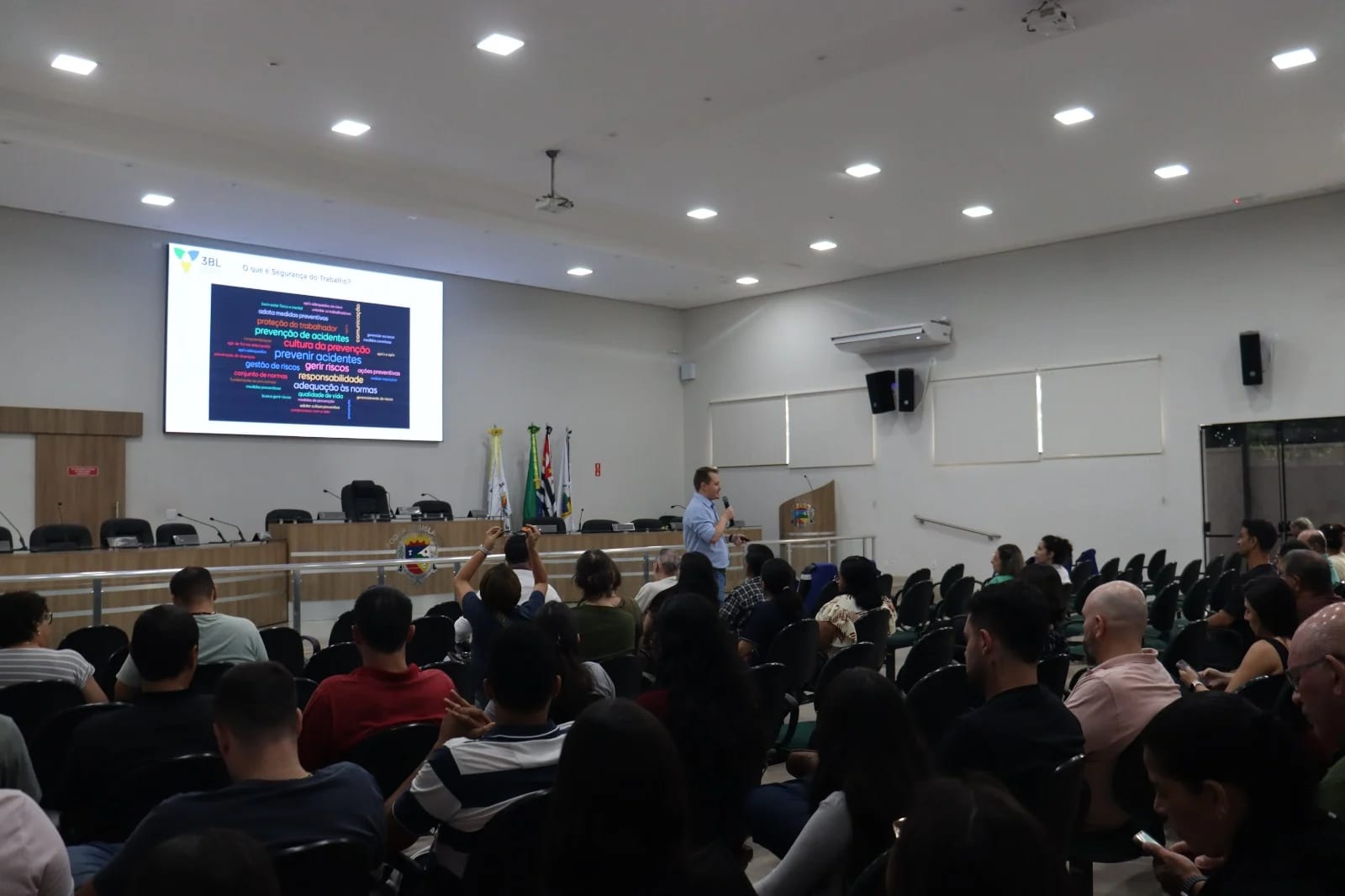 Prefeitura de Santo Antônio de Posse promove palestra sobre inovação para servidores
