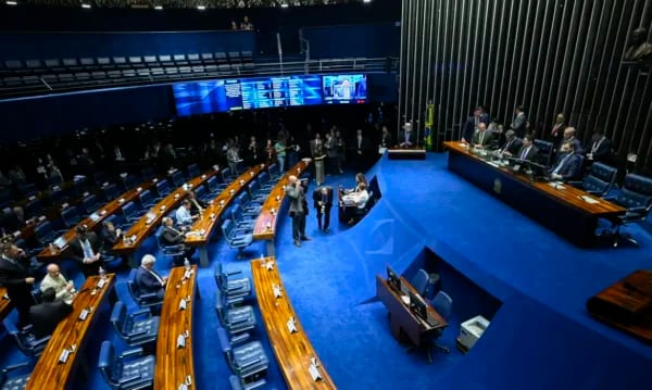 Senado debate proposta para abolir escala 6×1 e enfrenta divergências sobre votação