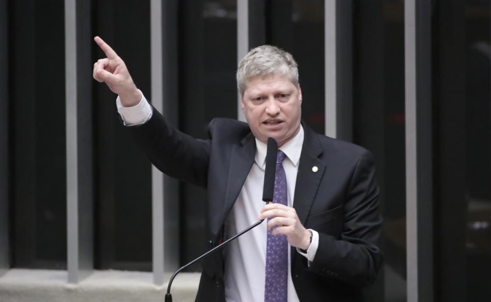 Van Hattem anuncia pedido de impeachment contra Flávio Dino